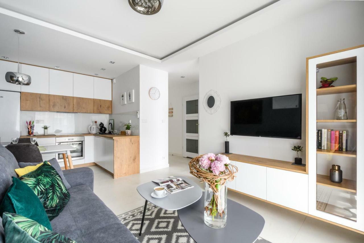 M&R Apartament Airport&Business Deluxe Cybernetyki 17 - Underground Garage - Free Wifi - Netflix - Air Conditioning - Self Check-In, Close By Chopin Airport Варшава Екстер'єр фото